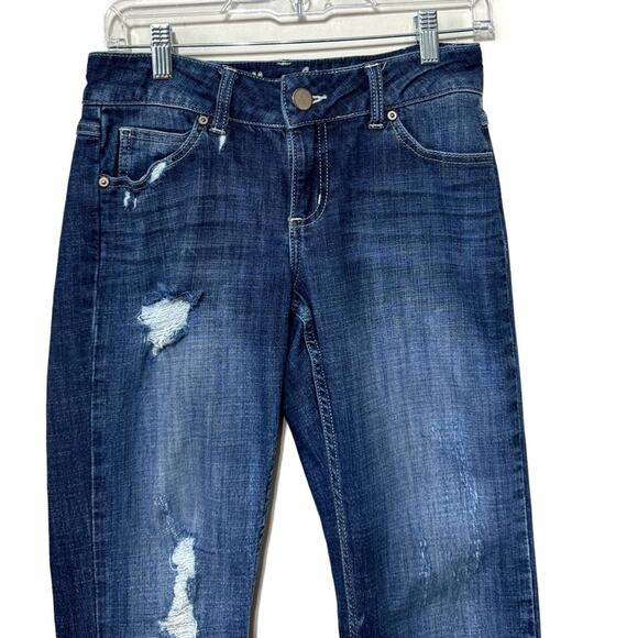 Wrangler Junior Girls Essential Mae Mid Rise Boot Cut Jeans Medium Wash 3x32 - Picture 2 of 9